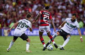 Último jogo entre Flamengo e Coritiba no Maracanã foi em 2023 –
