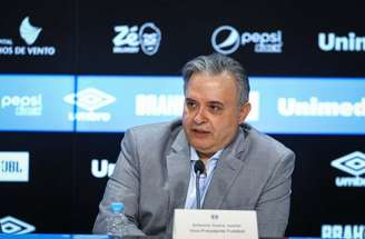 Dirigente explicou saída do Grêmio –