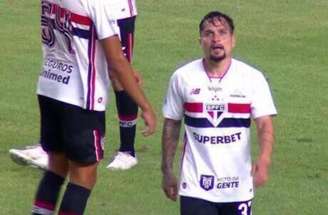 Remo marca no fim, e vence o São Paulo pela primeira vez –