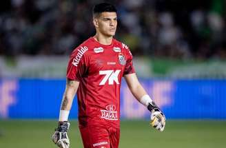 Dentro de campo, Santos e Palmeiras ficaram no empate pelo Brasileirão –