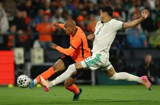 Anis Hadj Moussa comemora o gol marcado sobre a Holanda –