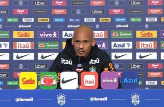 Fabinho durante a coletiva de imprensa da Seleção Brasileira –
