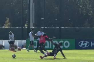 Casemiro saiu em defesa de Endrick em coletiva de imprensa –