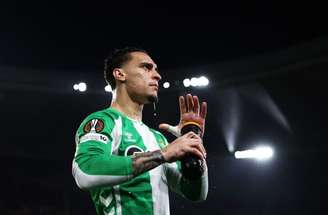 Antony em treino pelo Real Betis –