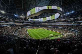Funcionários ameaçam greve às vésperas da Copa –