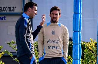 Scaloni em entrevista coletiva –