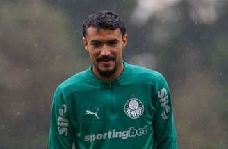 Jefté, lateral-esquerdo do Palmeiras, passou por cirurgia neste domingo (7/6) –