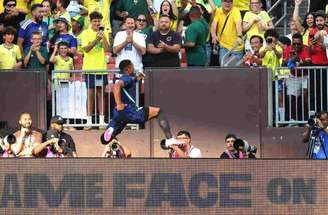 Bruno Guimarães abriu o placar no 1° tempo –