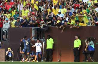 Endrick comemora gol pela Seleção –