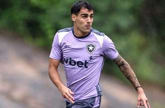 Lucas Villalba ainda não se firmou no Botafogo –