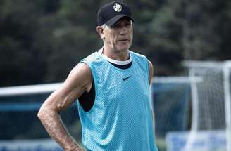 Renato Gaúcho deseja ter mais um volante à disposição no Vasco –