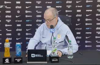 Bielsa não mostrou muita paciência para responder as perguntas em Cancun –