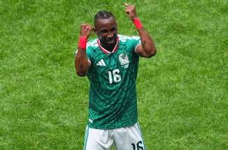 Quiñones celebra gol marcado contra África do Sul –