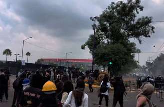 Protestos nos arredores da abertura da Copa geram bombas, correria e ação da polícia –