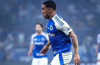 Volante vive melhor fase da carreira no elenco de Artur Jorge –