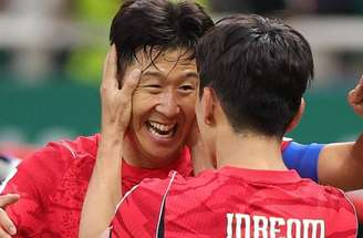 Lee Kang-in leva a Coreia do Sul ao ataque diante da República Tcheca. 