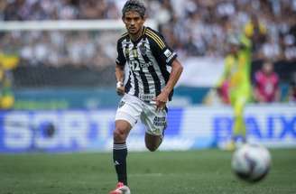 Gustavo Scarpa em ação pelo Galo –