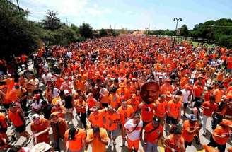 Torcedores da Holanda tomam conta das ruas dos Estados Unidos –