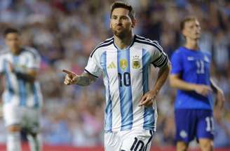 Messi deve ser titular contra a Argélia –