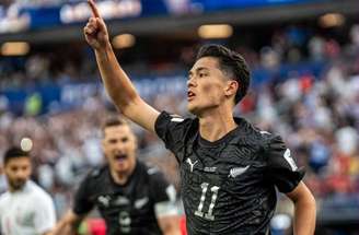 Just e Wood vibram com um dos gols da Nova Zelândia contra o Irã –