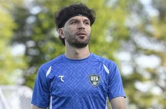 Com problema de hérnia de disco, camisa 10 do Uzbequistão está fora da Copa –