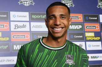Victor Sá em ação com a camisa do Krasnodar, da Rússia –