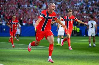 Gols de Haaland ajudaram a colocar a Noruega na liderança do Grupo I após a primeira rodada –