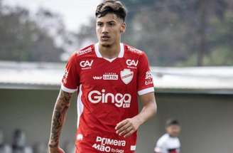 Flamengo está de olho em Gustavo Puskas, de 18 anos –