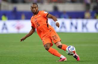 Quinten Timber durante Holanda e Japão na primeira rodada da Copa do Mundo –