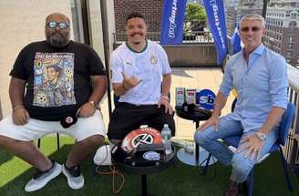 Odair ao lado de Bruno Cantarelli e Beto Junior no Charla Podcast
