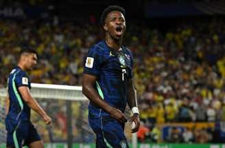 Vini vê peso da estreia e elogia melhora do Brasil contra o Haiti –