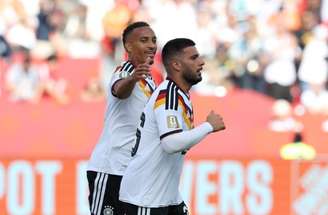 Kessié comemora o gol que marcou para a Costa do Marfim. Mas, no fim, deu Alemanha.