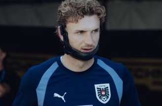 Stefan Posch em ação pela seleção austríaca diante da Jordânia –