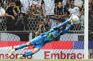 Em má fase, Neto não deve permanecer no Botafogo –
