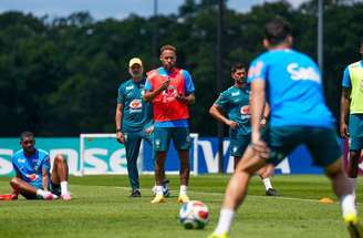 Alisson ficou fora do treino do Brasil por controle de carga –