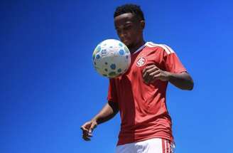 Emprestado pelo Bahia, Kayky não convenceu ainda a comissão técnica colorada em campo –
