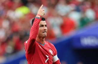 Cristiano Ronaldo marca e faz história por Portugal –