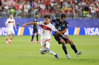 Turquia de Arda Guler (8) chegou à Copa cotada para se classificar ao mata-mata, mas caiu na primeira fase – Richard Heathcote/Getty Images
