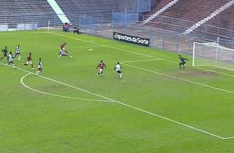 Flamengo fica duas vezes à frente do placar, mas cede empate ao Corinthians –