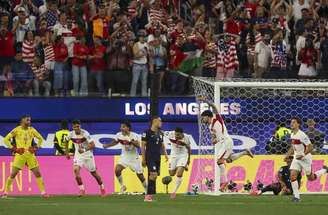 Sebastian Berhalter fez um dos gols americanos na derrota para a Turquia –