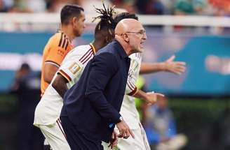 Comandante da Espanha criticou o excesso de faltas e teme perder jogadores por lesão –