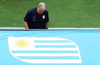 Bielsa se irritou com jornalista após eliminação do Uruguai –