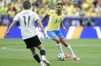 Bruno Guimarães vira protagonista no time de Ancelotti –