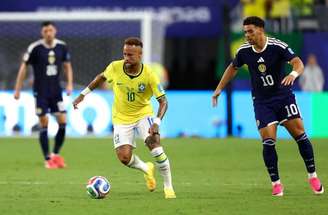 Neymar durante treinamento da Seleção Brasileira –