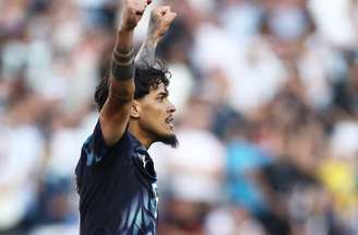 Gustavo Gómez celebra a classificação do Paraguai para as oitavas da Copa do Mundo –