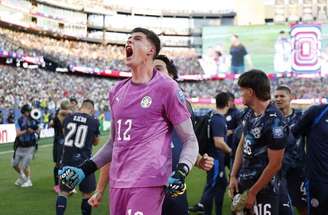 Orlando Gill, goleiro do Paraguai, brilhou diante da Alemanha –