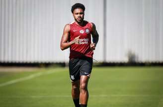 Hugo se recupera de problema no menisco –