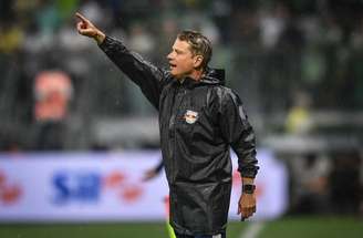 Fernando Seabra vai comandar o Vasco –