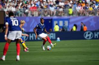 Olise deu duas assistências na vitória da França sobre a Suécia na Copa do Mundo –