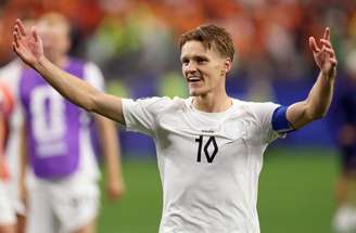 Odegaard reencontra Ancelotti após conflitos no Real Madrid –